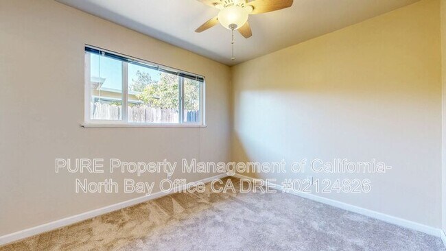 Building Photo - 652 Corlano Ave