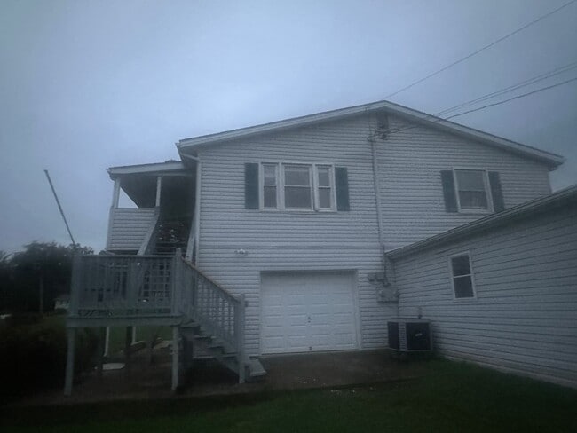 Primary Photo - NE Roanoke 2BR