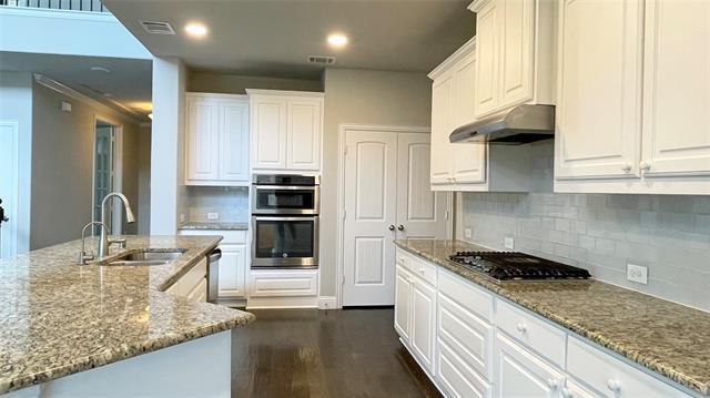 Building Photo - 8700 Tutbury Pl