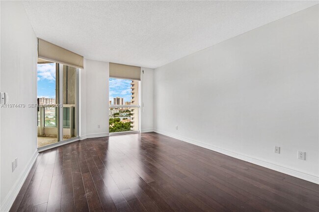 Building Photo - 21205 NE 37th Ave