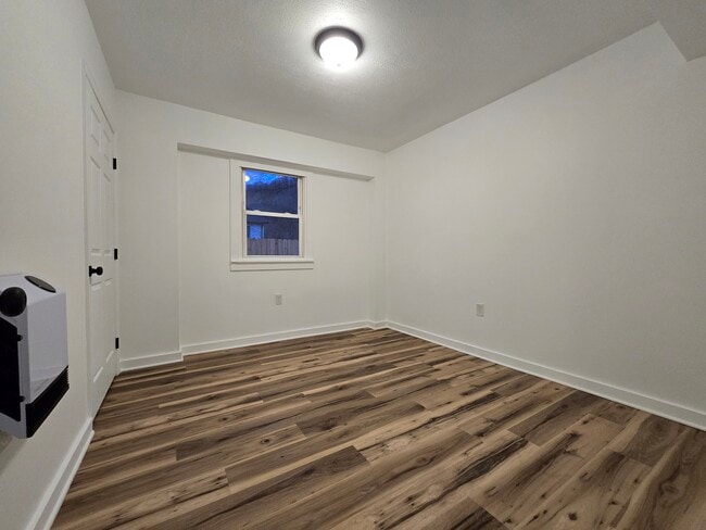 Building Photo - Ground Apt #3