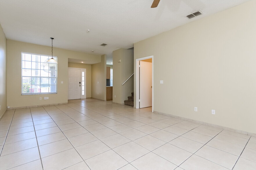 Building Photo - 14580 Laguna Beach Cir