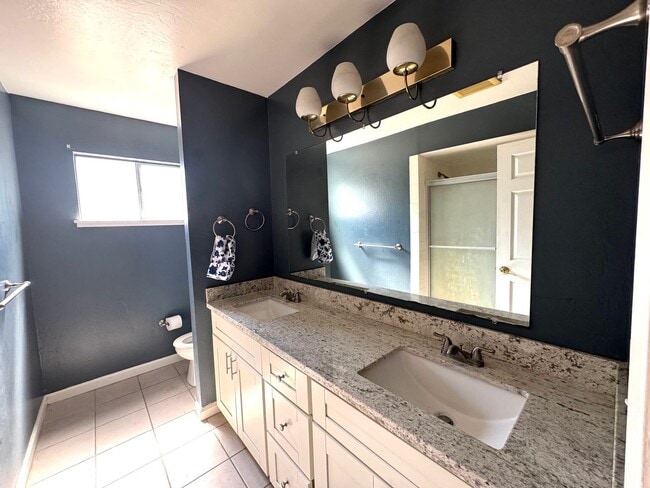 Building Photo - Remodeled 5 bedroom single level house - n...