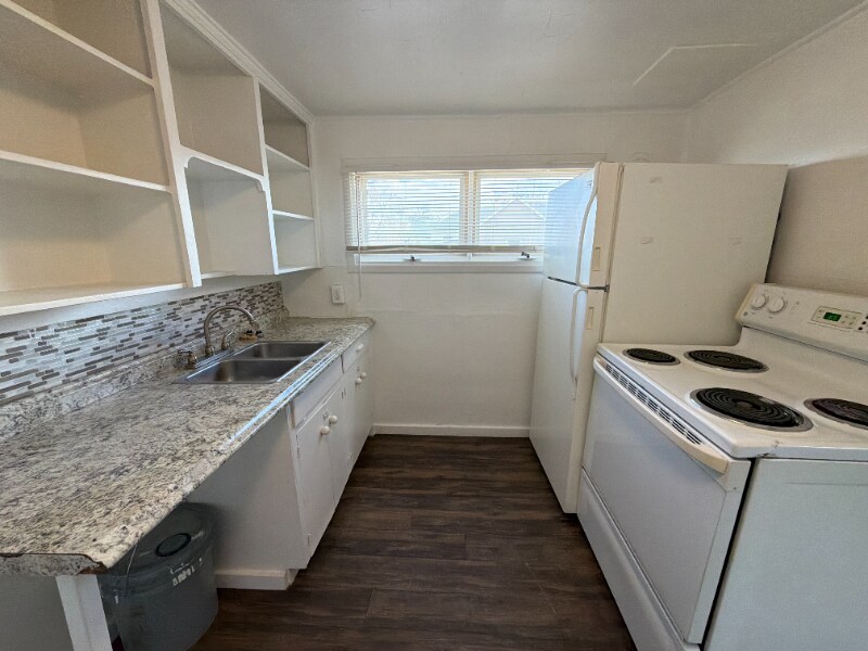 Building Photo - 221 10th St