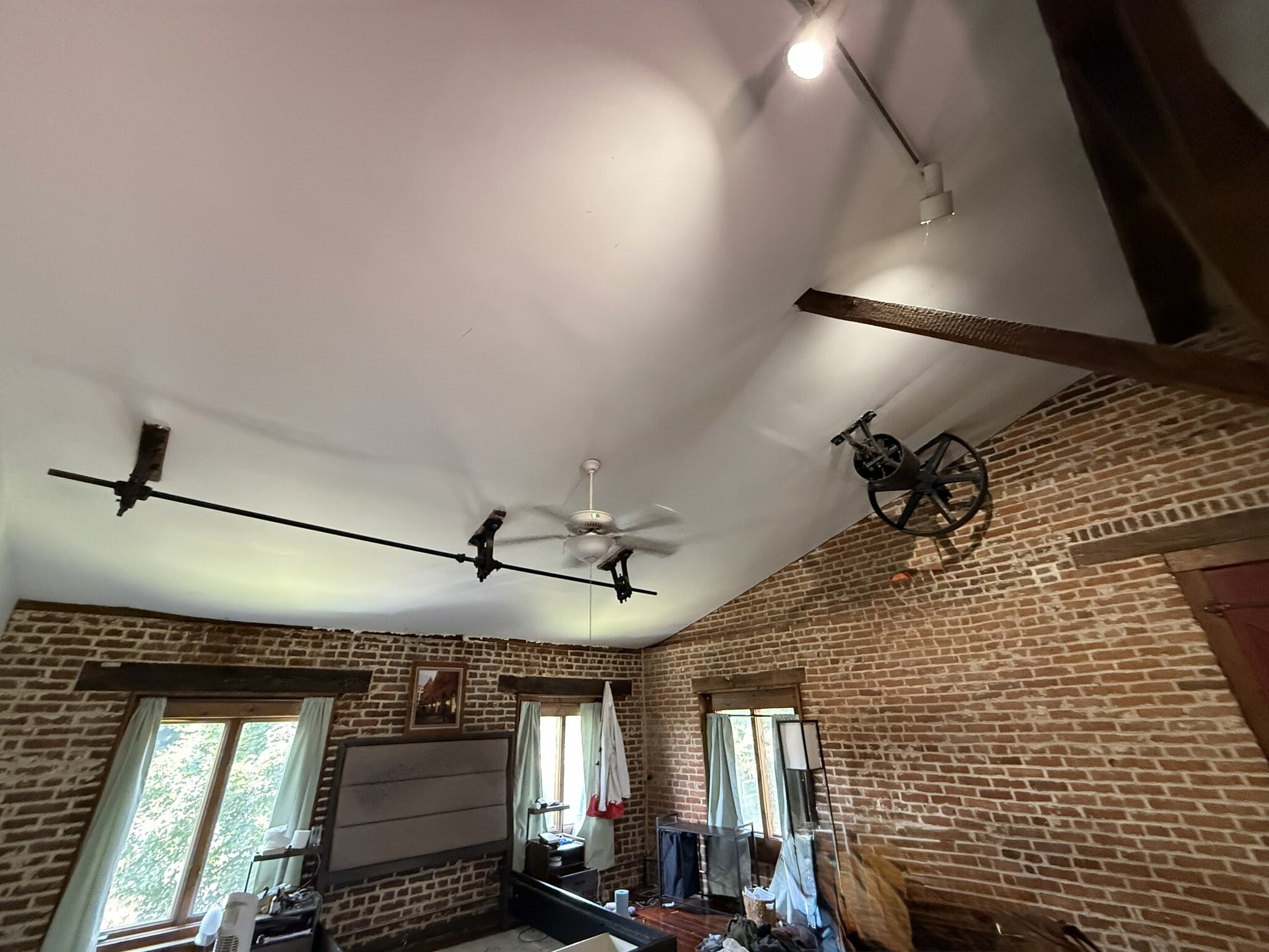 Original features in building - 11 Spruce St