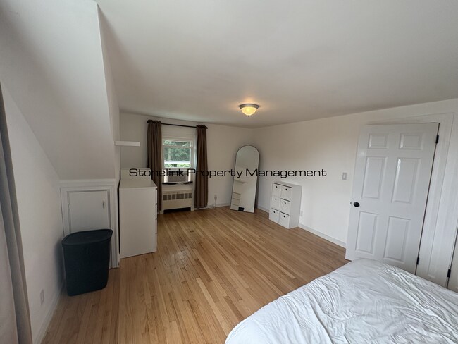 Building Photo - 60 Hambly Rd