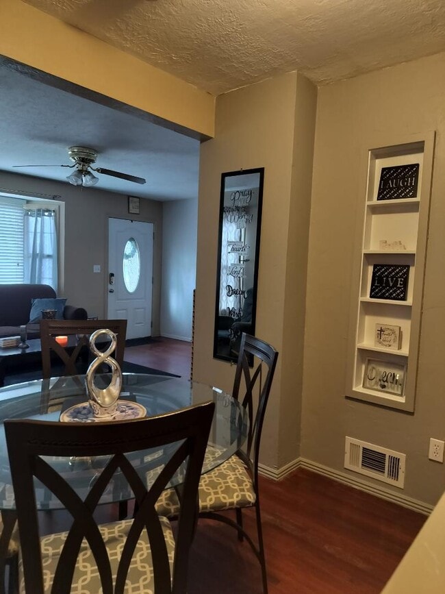 Building Photo - 519 Utah Ave