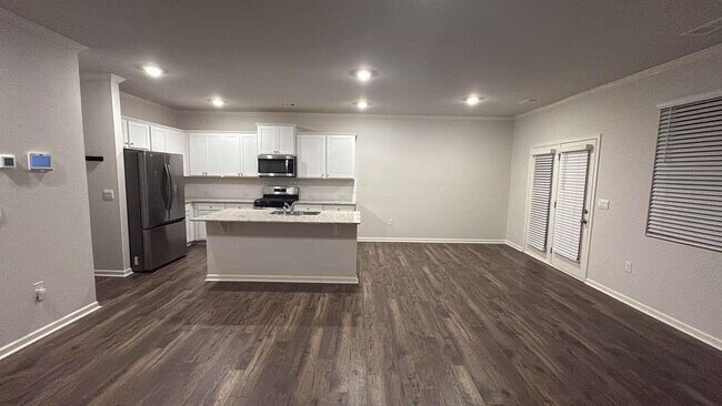 Building Photo - 2213 Blue Monarch Dr