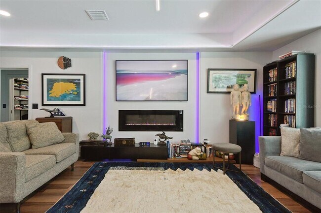 Building Photo - 1851 Royal Oak Pl E