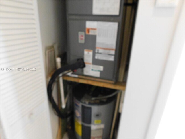 Building Photo - 9688 SW 138th Ave