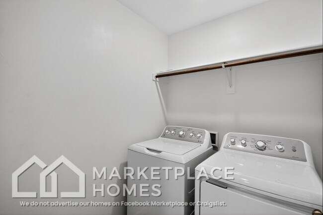 Building Photo - 9721 NW 124th St