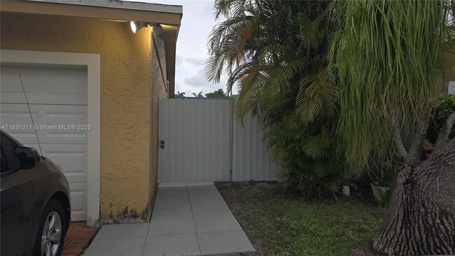 Building Photo - 13216 SW 86th Ln