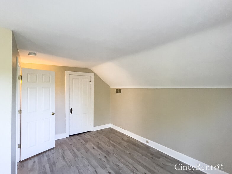 Building Photo - 3718 Ault Park Ave