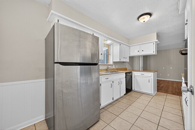 Building Photo - 108 Belvedere Dr