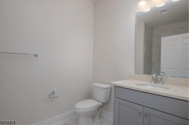 Building Photo - 2 Vanderbilt Blvd