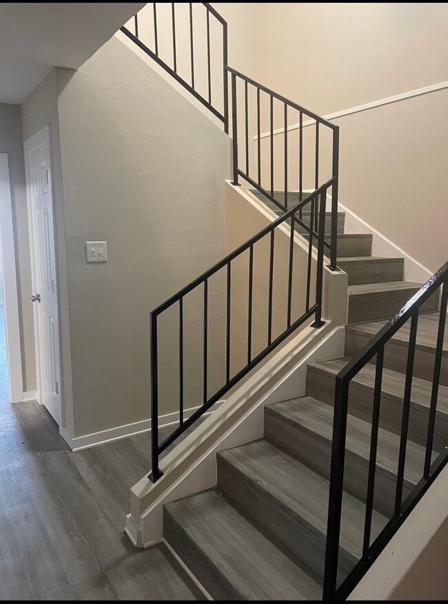 Building Photo - 6656 Montauk Dr
