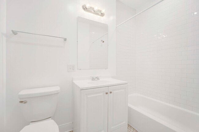 Building Photo - 4406 W Altgeld St