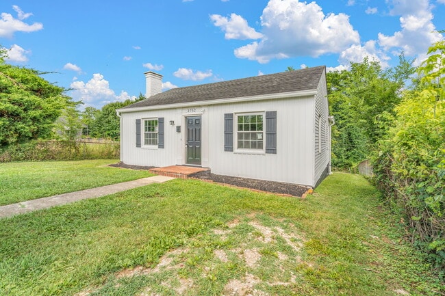 Building Photo - 2752 Tarleton Ave