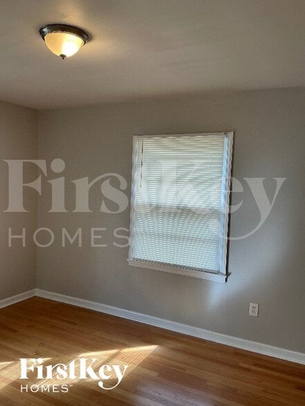 Building Photo - 1458 S White Station Rd