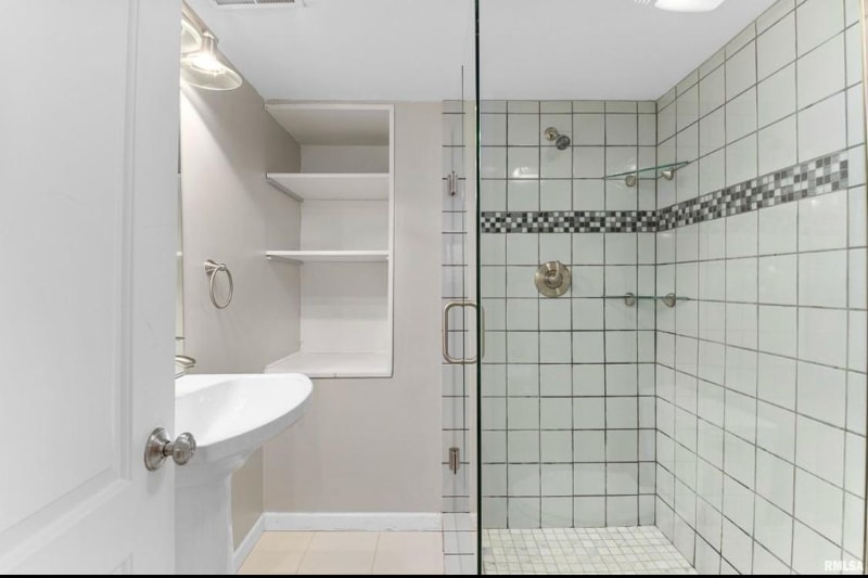 Building Photo - 10013 Brompton Ct