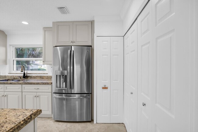 Building Photo - 4161 U.S. Hwy 1