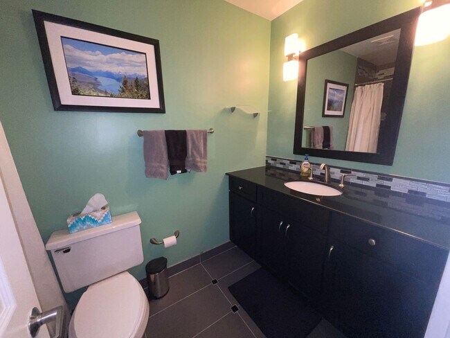 Building Photo - 3-bed, 2-bath GIANT townhouse + GARAGE, BA...