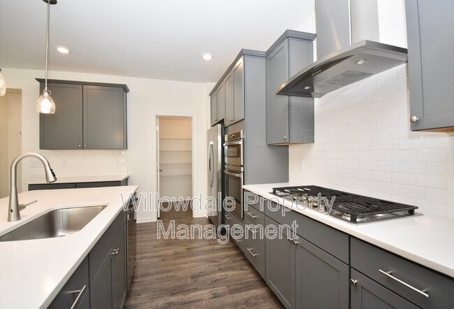 Building Photo - 2534 Hutch Ln