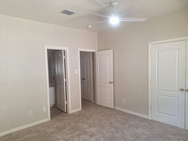 Building Photo - 5BR Fannin Farms Home with Dual Primary Suites & Pool