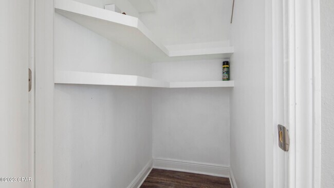 Building Photo - 310 Confidence Wy