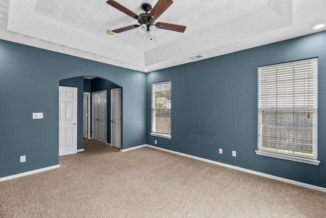 Building Photo - 2560 Golden Maple Dr