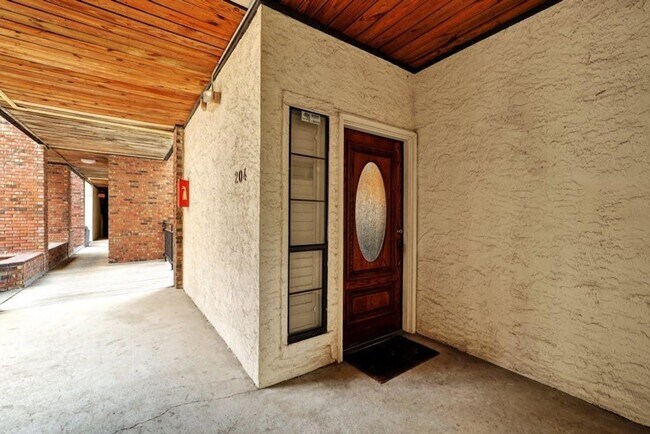 Building Photo - K2205 - Benchmark #204