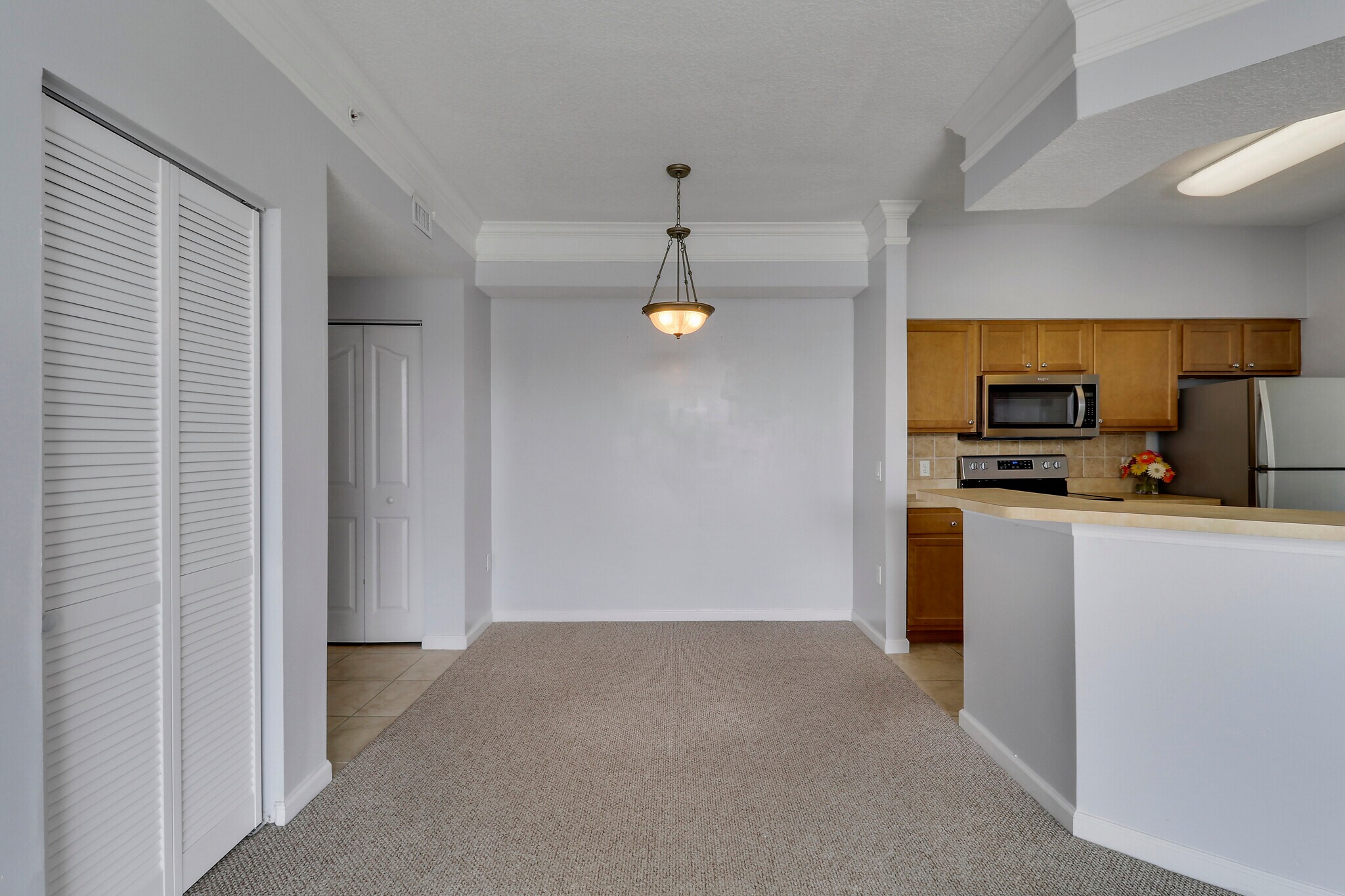 Building Photo - 4302 Myrtlewood Cir E