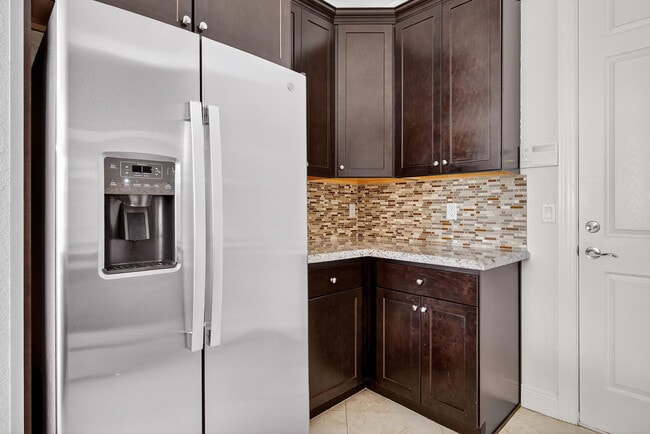 Building Photo - 4527 Cadiz Cir