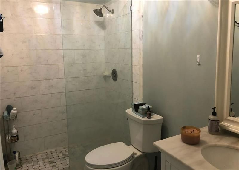 Building Photo - 572 Edgewood Ave SE