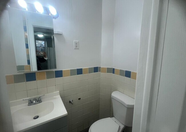 Building Photo - 417 19th St