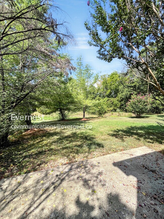 Building Photo - 5005 Cobblestone Creek Dr