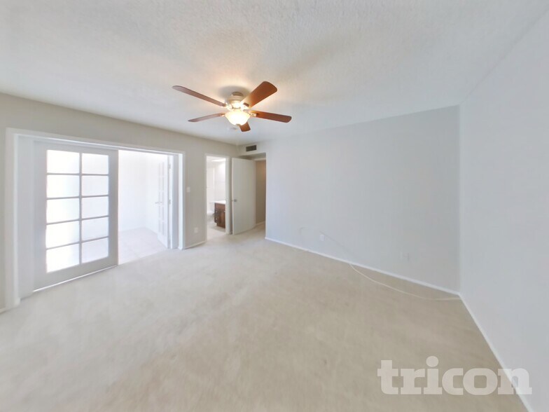 Building Photo - 4832 N 87th Ln