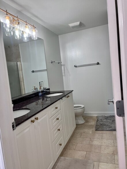 Primary Bath - 1410 W Belmont Ave