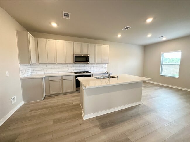 Building Photo - 12176 Ridge Top Dr