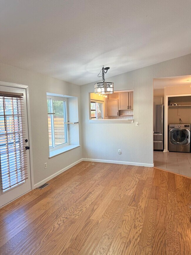 Building Photo - 3120 Mirage Dr