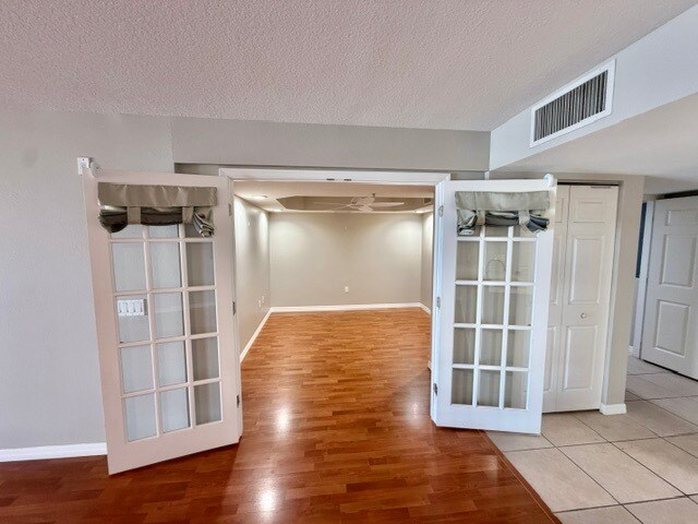 Building Photo - 7028 Sevilla Ct