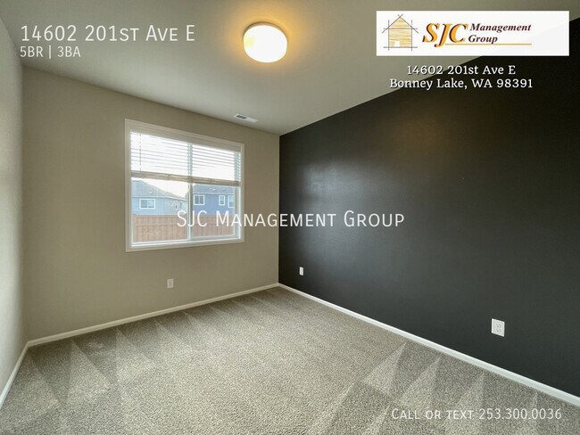 Building Photo - 14602 201st Ave E