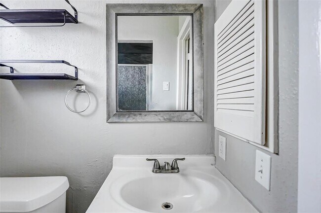 Building Photo - 4969 E Ridge Creek Dr