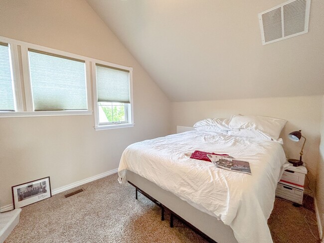 Building Photo - Central Park Home For Rent