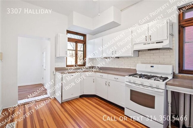 Building Photo - 2 bedroom stunning 1700+ square foot unit ...