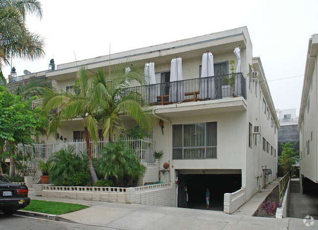 Building Photo - 842 Westbourne Dr