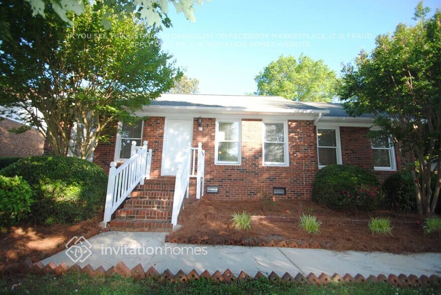 Primary Photo - 88 Paddington Dr SW