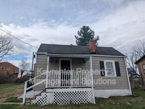 Building Photo - 12 Miller St