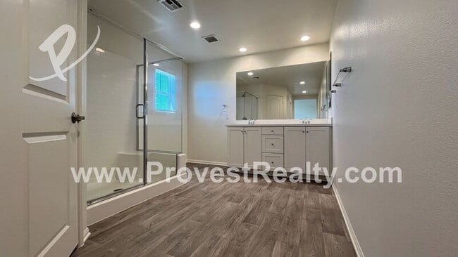 Building Photo - 10868 Quarter Horse Ave