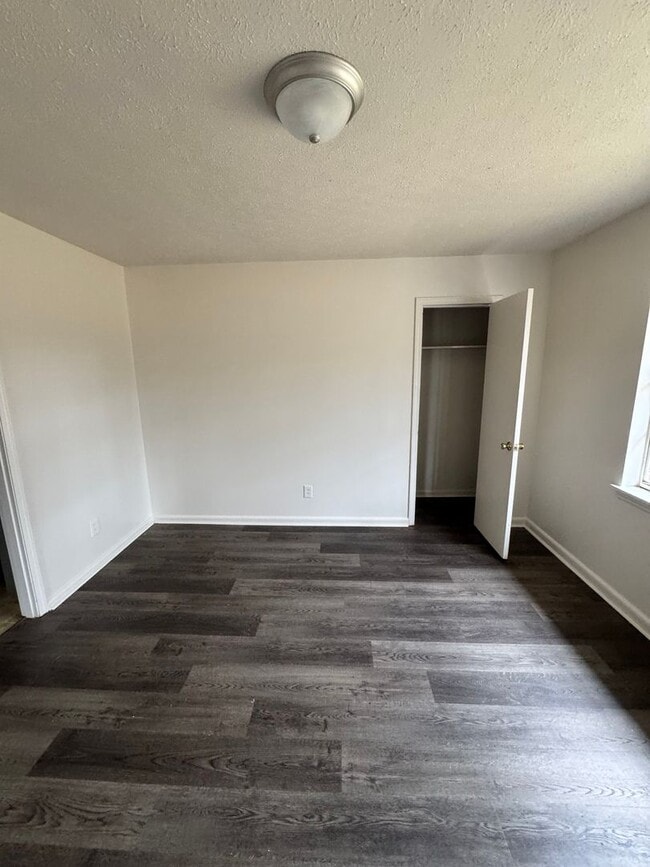 Building Photo - 126 Woodland Ave